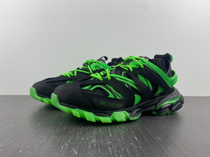 blcg track black green 542436 w3nu2 1035