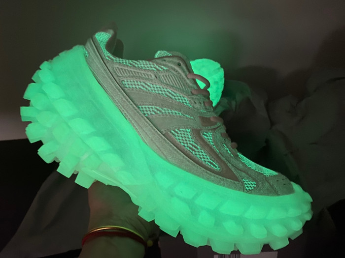 blcg track grey 542436 w3nu2 4656