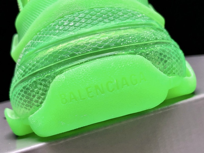 blcg sneaker triple.s.gomma "neon green"541624 w09ol 3801