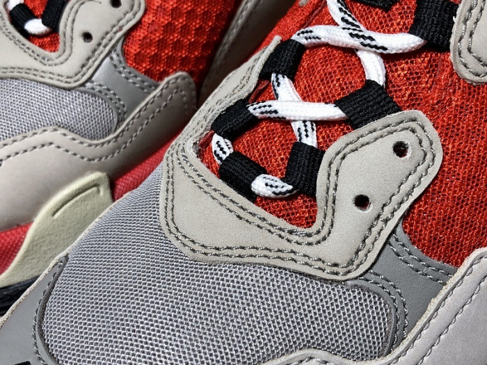 blcg triple s trainer grey red 536737 w09oh 6151