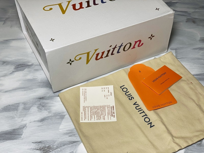 louiv archlight sneaker