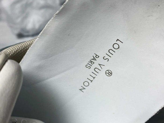 louiv archlight sneaker