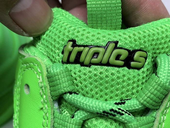 blcg sneaker triple.s.gomma "neon green"541624 w09ol 3801