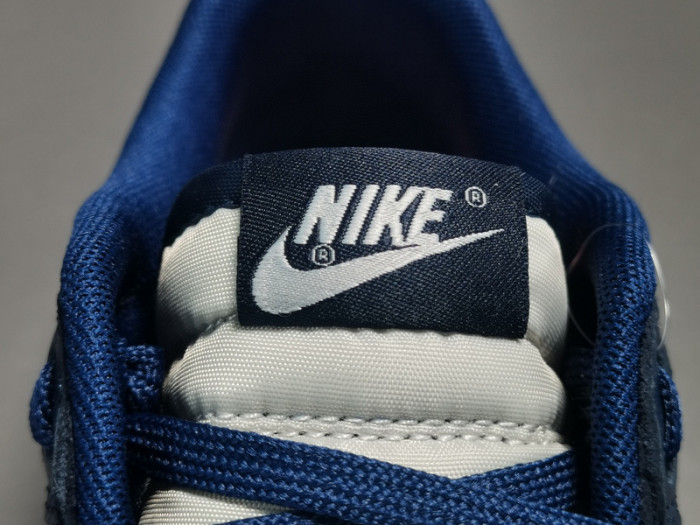 nike dunk low georgetown cw1590-004