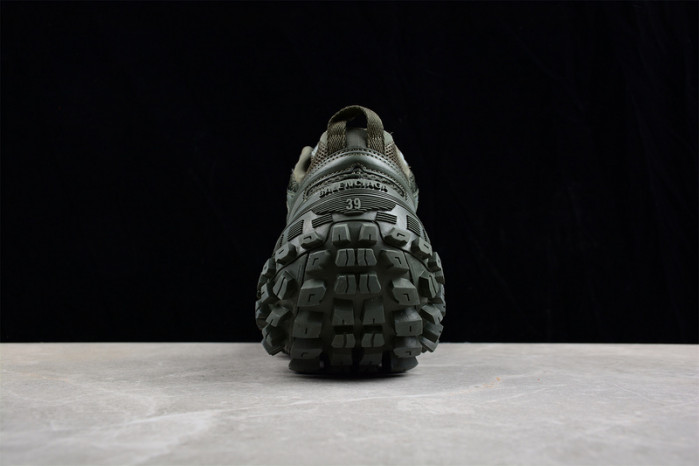 blcg defender rubber platform sneakers 685611 w2ra6 3000