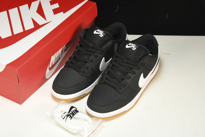 nike sb dunk low “black gum” cd2563-006