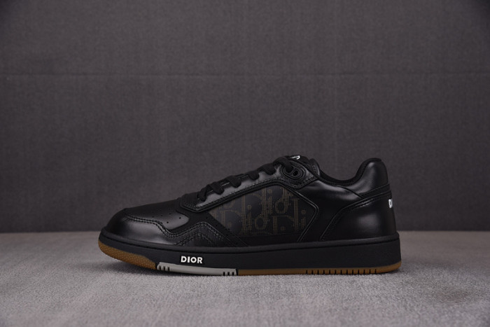 d10r b27 sneaker