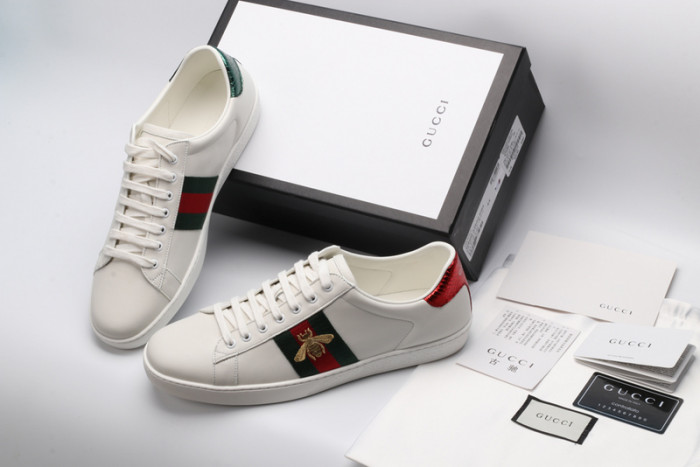 G*u*i ace embroidered low-top sneaker white with bee