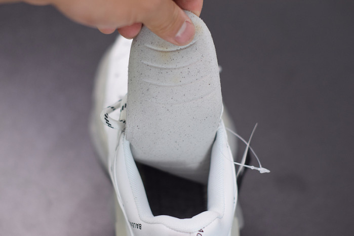 blcg sneaker triple.s.gomma fluorescent white 524039 w09e1 2021