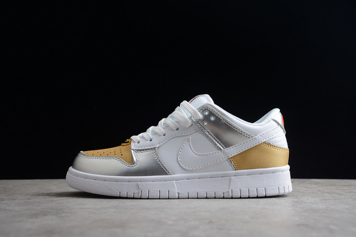 nike wmns dunk low se ''silver gold metallic dh4403-700