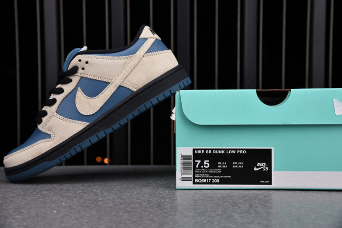 nike sb dunk low light cream thunderstorm bq6817-200
