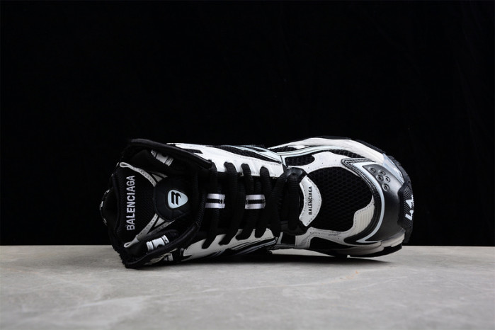 blcg runner 695764 w3rh2 9010