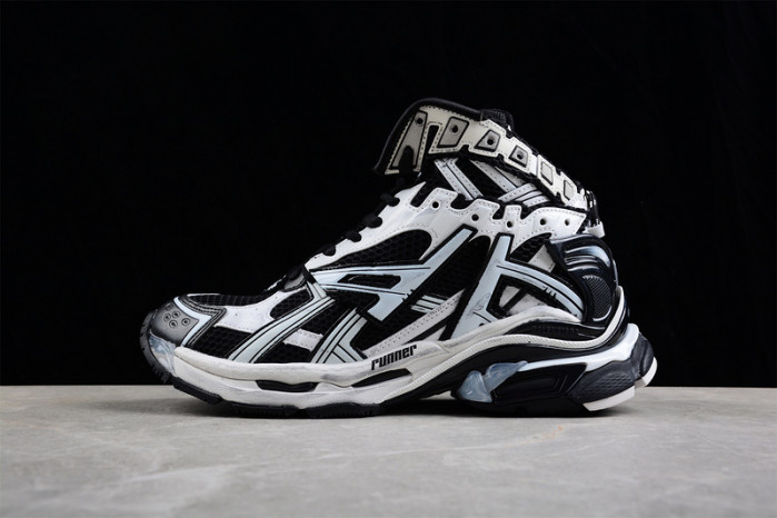 blcg runner 695764 w3rh2 9010