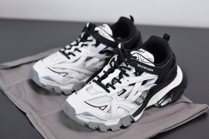 blcg track.2 black and white 570391 w2gn3 1090