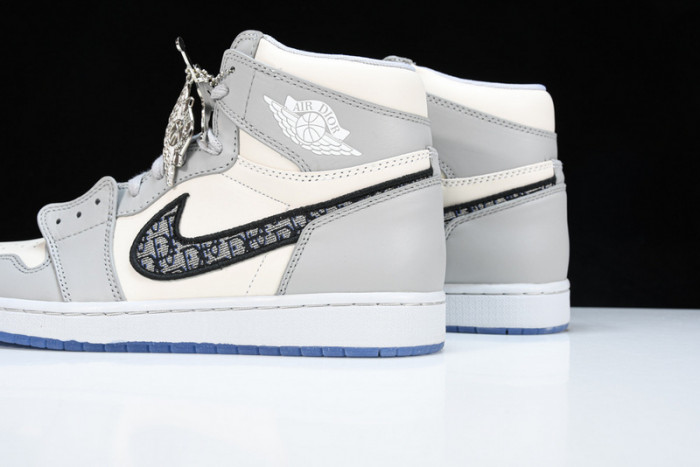 d10r x air jordan 1 high og (d10r shoe box ) cn8607-002