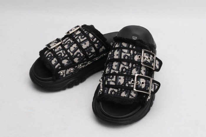 d10r slippers