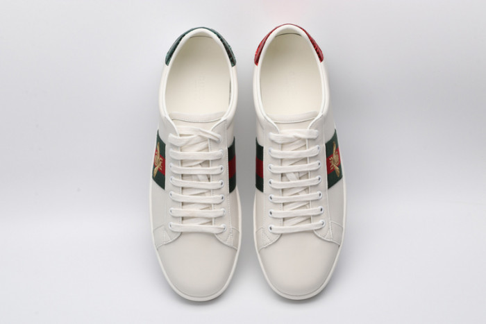G*u*i ace embroidered low-top sneaker white with bee