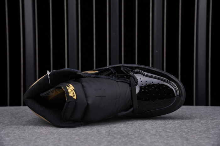 air jordan 1 retro high black metallic gold (2020) 555088-032