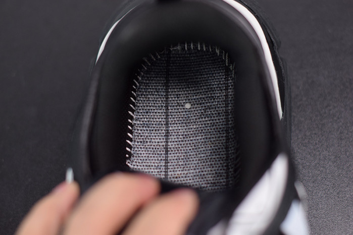 blcg track.2 black and white 570391 w2gn3 1090