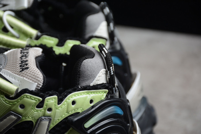 blcg runner 677402 w1rc6 0203