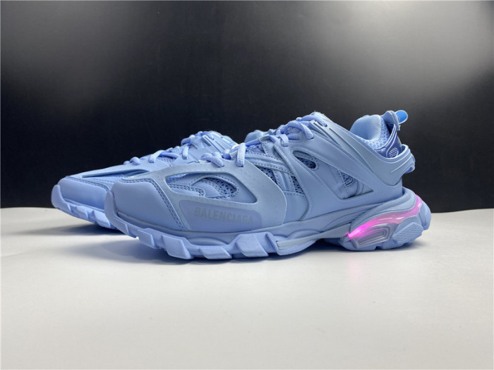 blcg track trainer light blue 542023-w2la1-4800 (led)