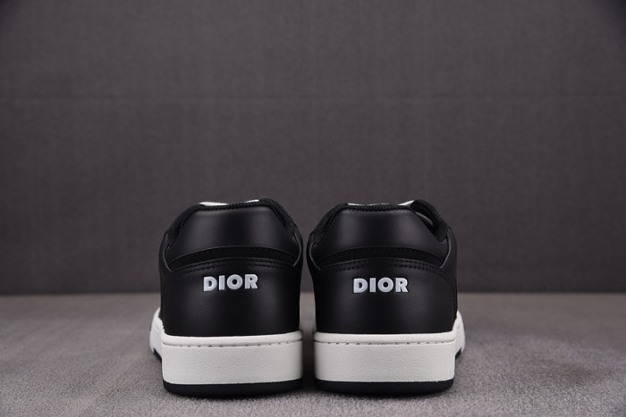d10r b27 sneaker