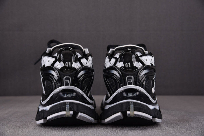 blcg runner 677403 w3rb2 9010