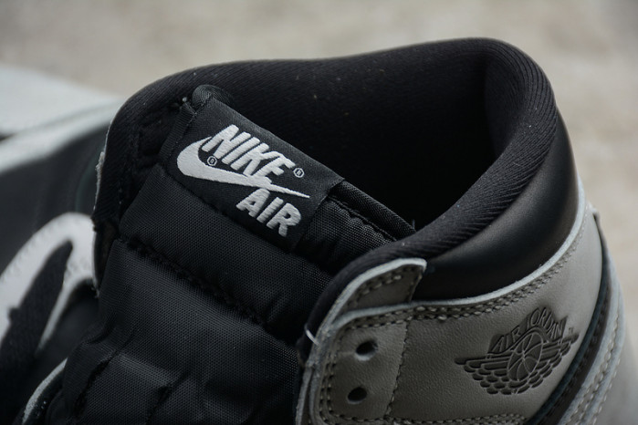 air jordan 1 retro high black white light smoke grey 555088-035