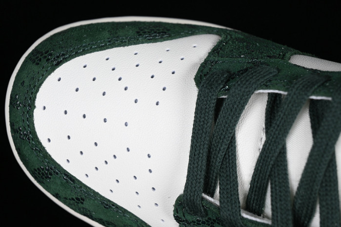 nike dunk low wmns “green snake” fq8893-397