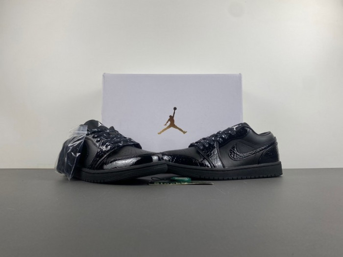 air jordan 1 low “black croc” (w) hj7743-010