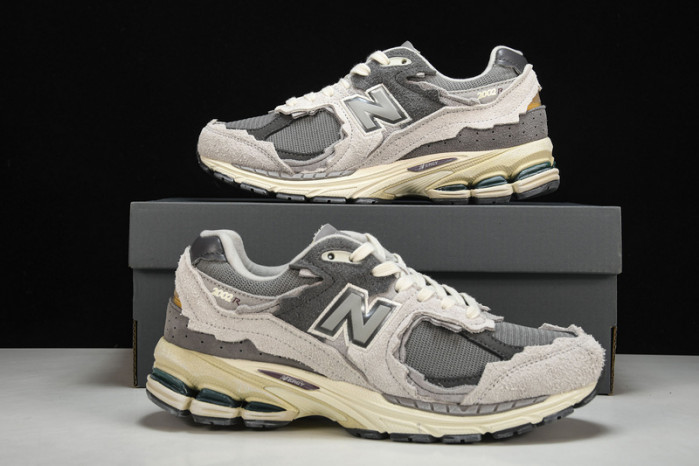 new balance 2002r protection pack rain cloud m2002rda