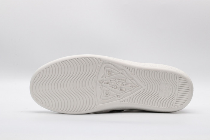 G*u*i ace embroidered low-top sneaker white with bee