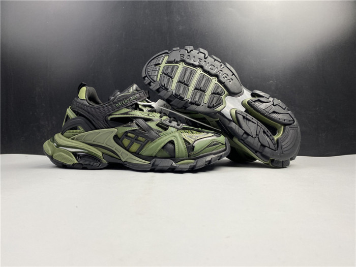 blcg track.2 black and green 568614 w3ae1 2311