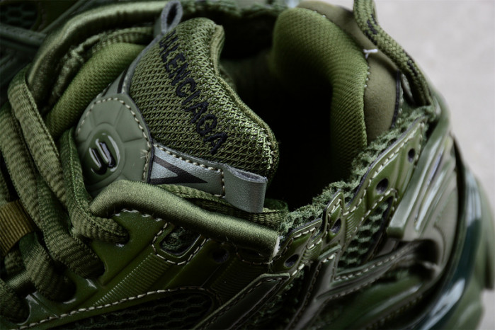 blcg runner 677402 w1rn3 2025