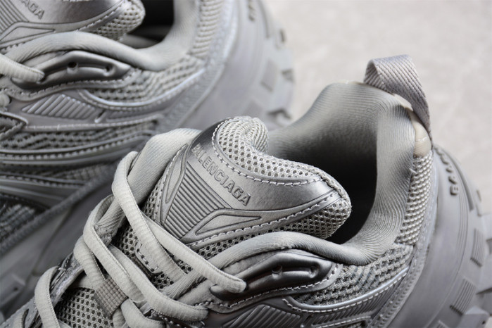 blcg track grey 542436 w3nu2 1200