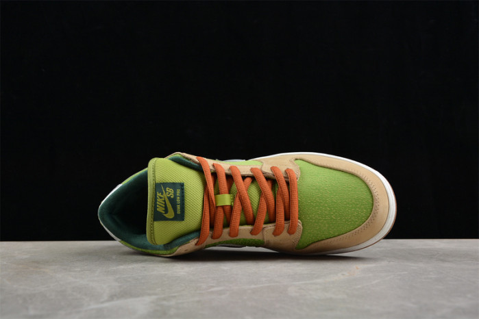 nike sb dunk low “escargot” fq7585-200