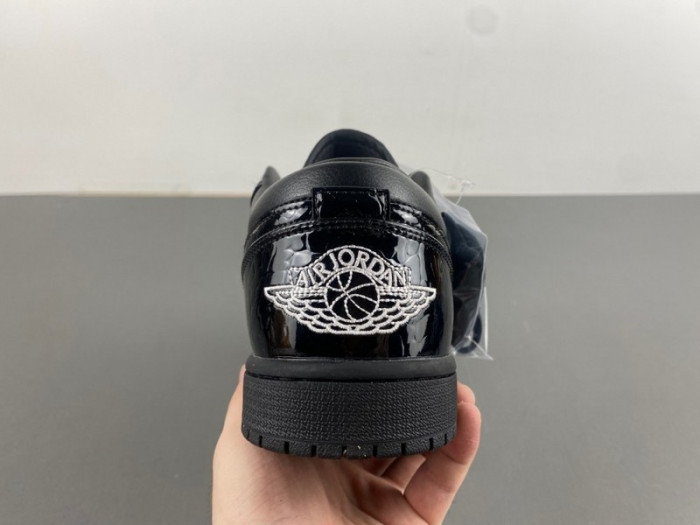 air jordan 1 low “black croc” (w) hj7743-010