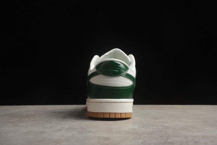 nike dunk low lx wmns “green ostrich” fj2260-002