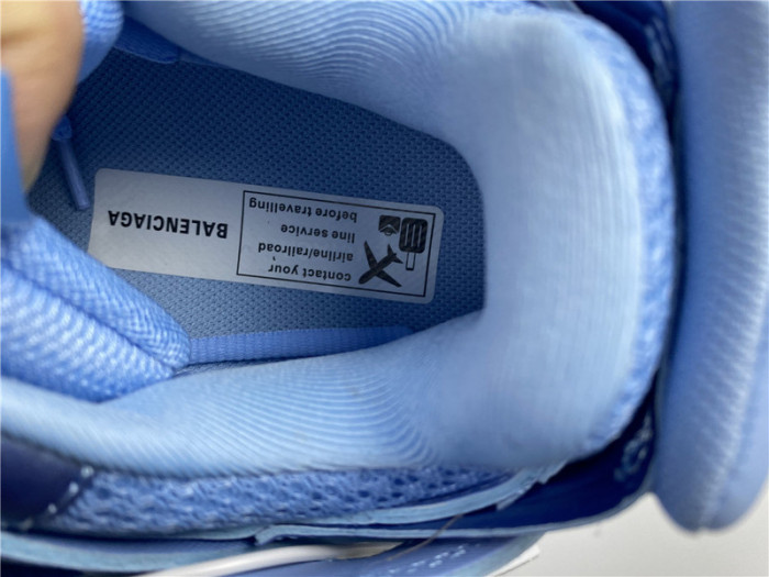 blcg track trainer light blue 542023-w2la1-4800 (led)