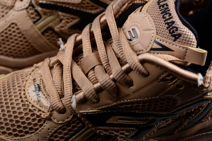 blcg runner 677402 w1ra8 0125