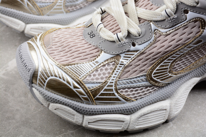 blcg 3xl sneaker 734733 w1rb6 0208