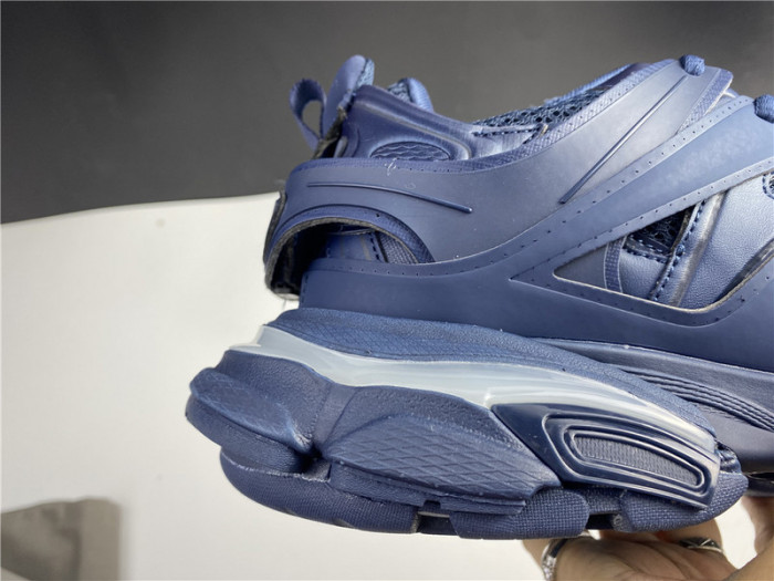 blcg track trainer dark navy 542023 w2la1 4107 (led)