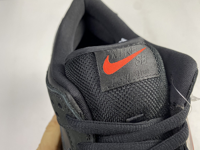 nike sb dunk low black pigeon 883232-008