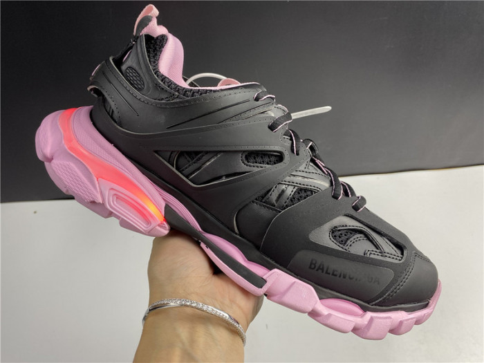 blcg track trainer pink and black 542023 w3ac1 1050 (led)