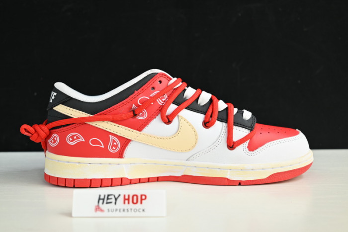 nike sb dunk low “university red” re0331