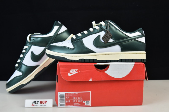 nike dunk low wmns vintage green dq8580-100