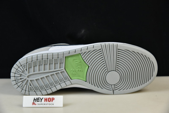 nike dunk low grey and white