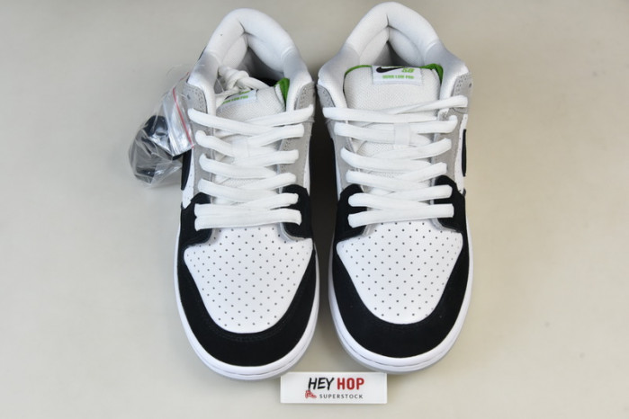 nike dunk low grey and white