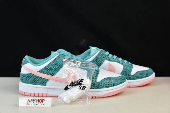 nike dunk low teal snakeskin dr8577-300