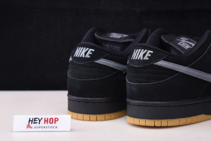 nike sb dunk low “fog” bq6817-010